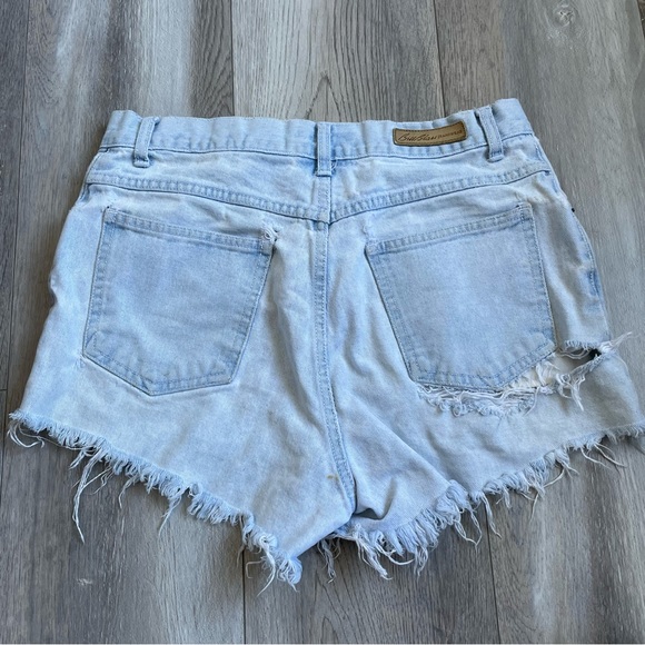 VINTAGE Distressed Light Wash Jean Shorts - Picture 6 of 6